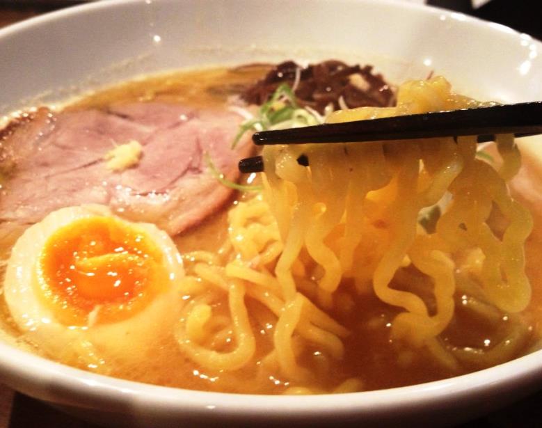 札幌ラーメンの麺