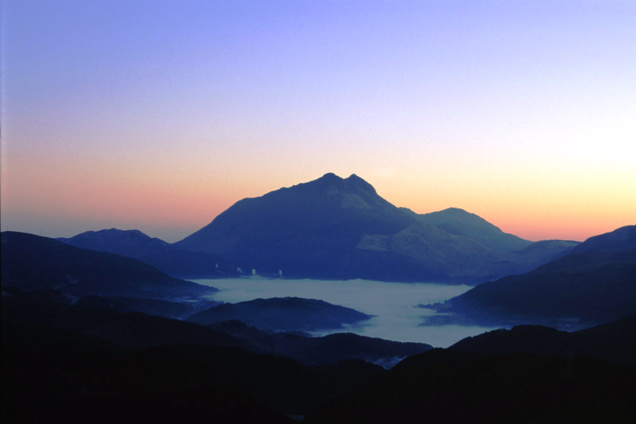 ～狭霧台より～ 由布院盆地にかかる朝霧