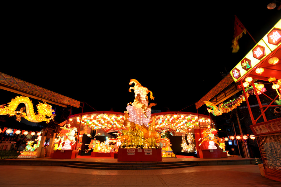 毎年変わるメインオブジェは、中国で特注したもの