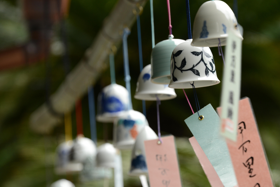 夏の風物詩「風鈴まつり」。凛とした音色が大川内山に響き渡る