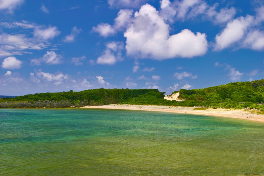 Dr.コトー診療所ロケ地隣りに広がる亜熱帯の海（カタブル浜）