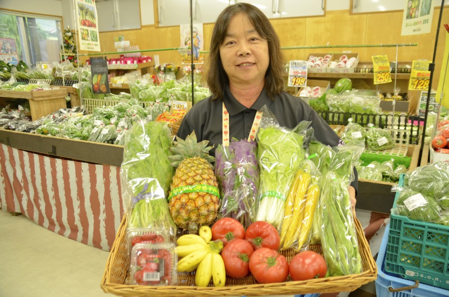 新鮮な沖縄産野菜や果物は土産にもぴったり