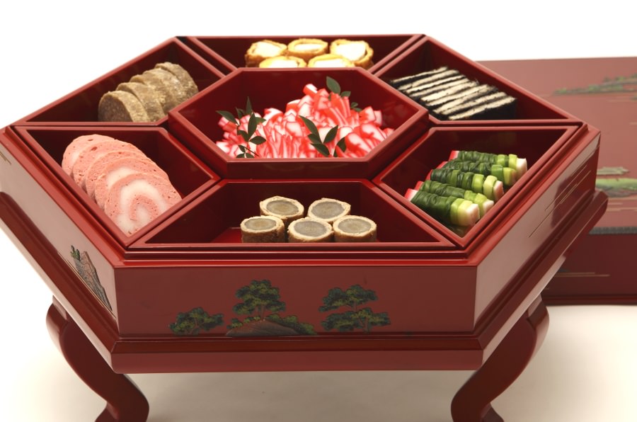 宮廷料理の一つ東道盆（とぅんだーぶん）写真提供：OCVB