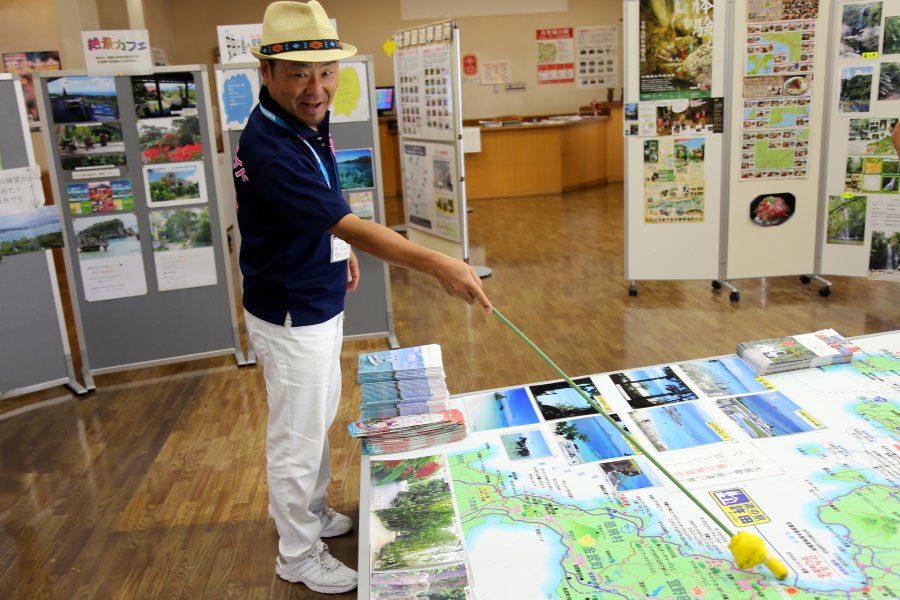 名物ガイドの軽妙なトークも楽しい！