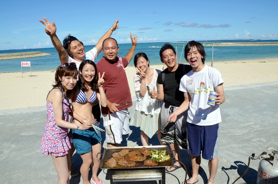 公営のビーチにはさまざまなアクティビティが用意されている