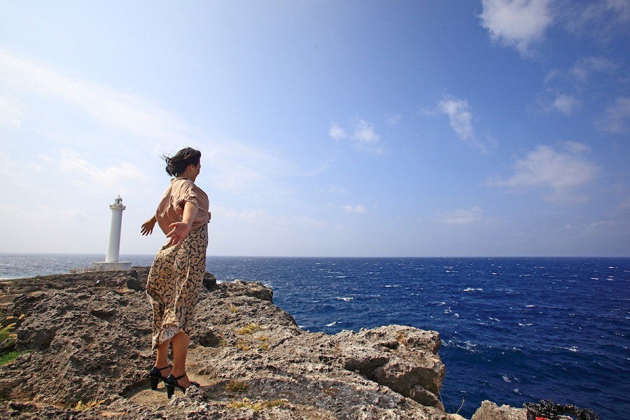 青い海に向かって深呼吸！