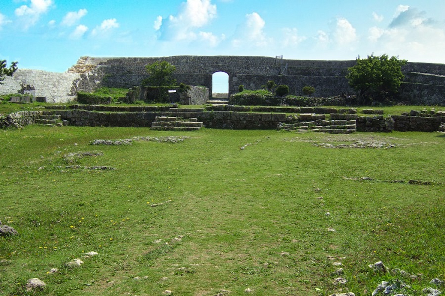 琉球王朝時代の正殿から、中城間切番所、中城村役場となった
