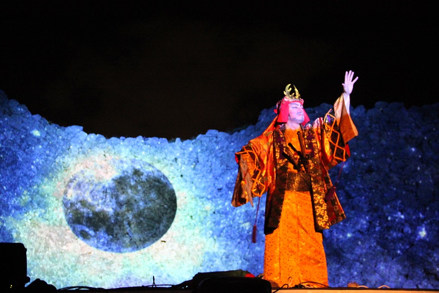 世界遺産中城城跡のプロジェクションマッピング