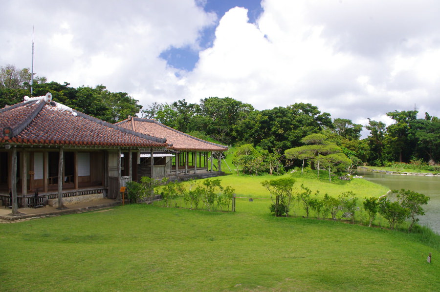 現代の沖縄ともまた違うかつての王国の気風