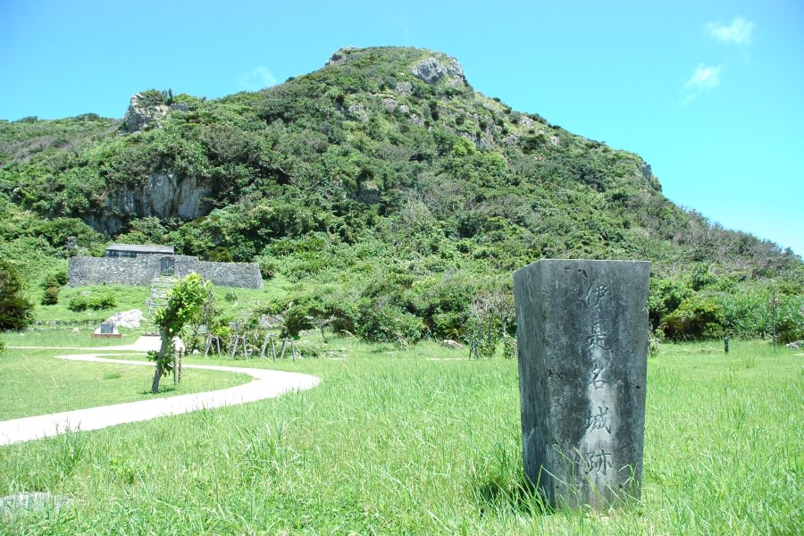 尚円王の孫の尚真王が建てた陵墓の伊是名玉御殿