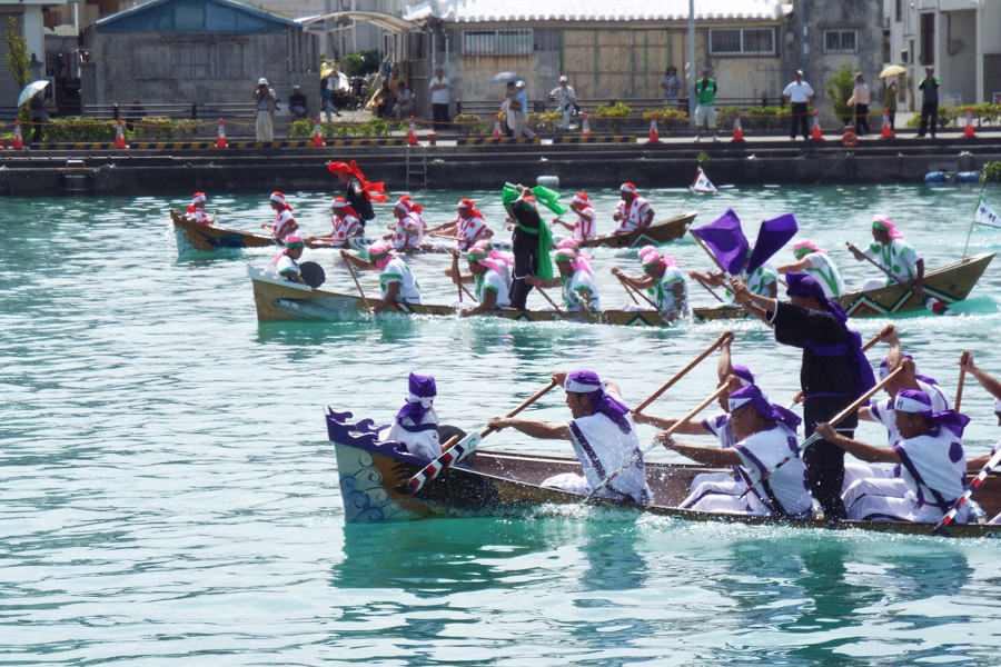 豊漁と航海安全を祈願する糸満ハーレー、海のまちの伝統が息づく
