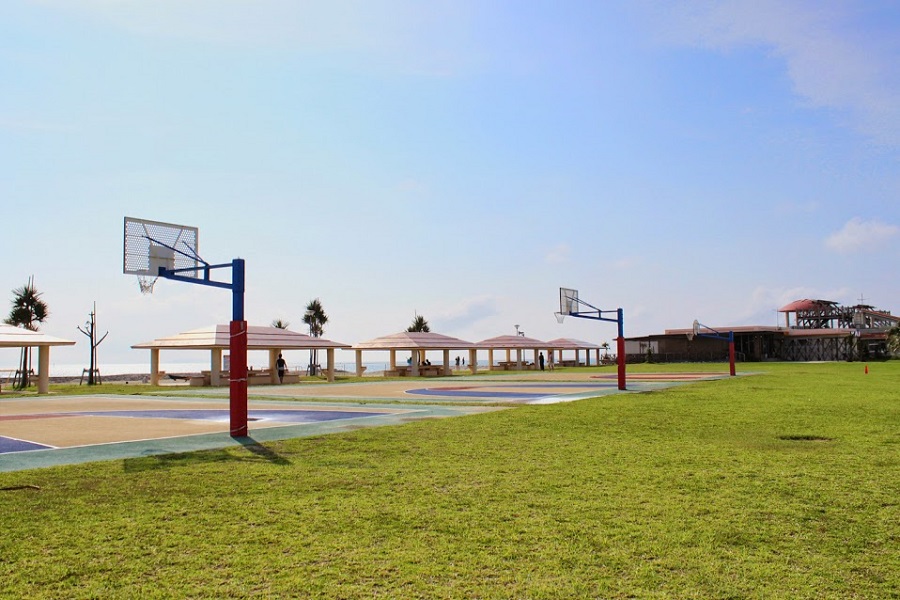 豊崎美らSUNビーチのある豊崎海浜公園。開放感は外国みたい