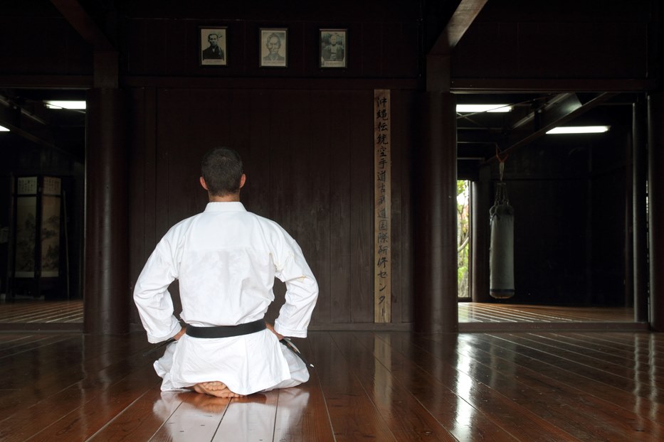 精神修養も空手の大切な側面。道場に入ると、身が引き締まる