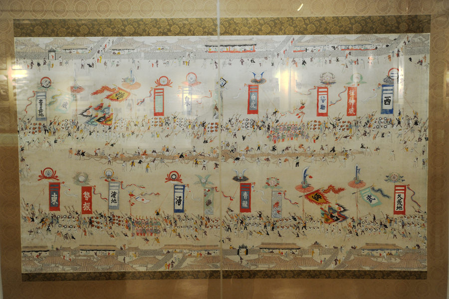 昔の那覇四町綱（なはゆまちじな）の様子を描いた絵