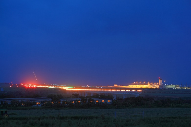 日没直後の南ぬ島石垣空港