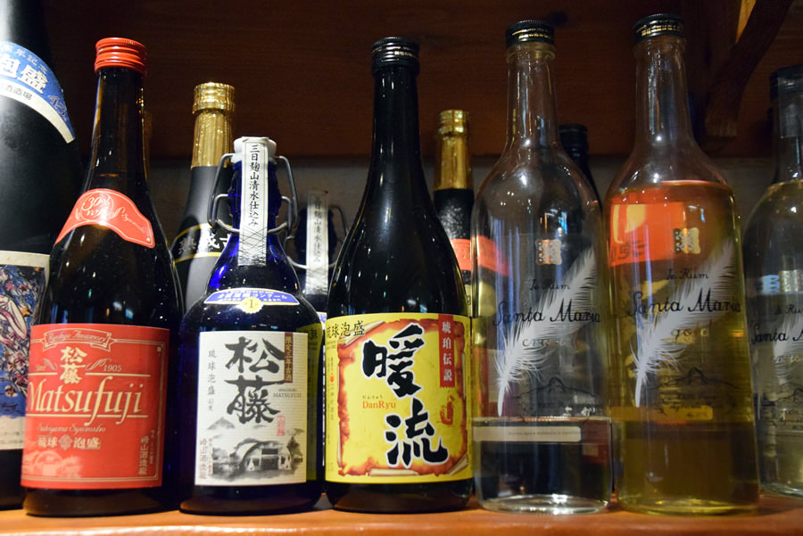 最近では県産サトウキビから作られるラム酒も人気が高い