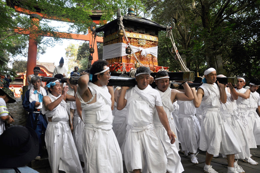 “宇佐夏越祭り”の呼び名で知られる「御神幸祭」