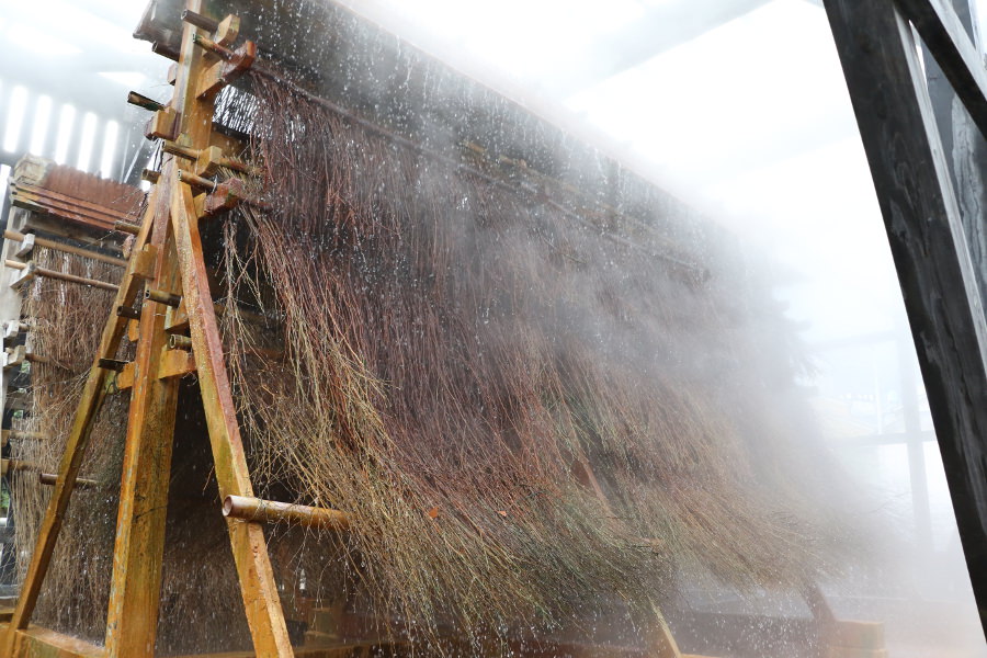 竹製温泉冷却装置「湯雨竹（ゆめたけ）」
