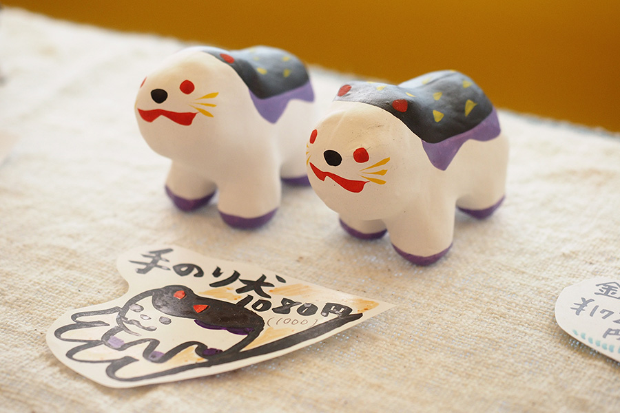 「玩具Road Works」の琉球張り子の手乗り犬