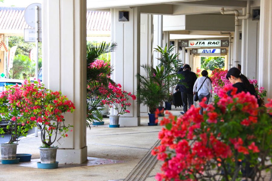 花と緑にあふれる宮古空港