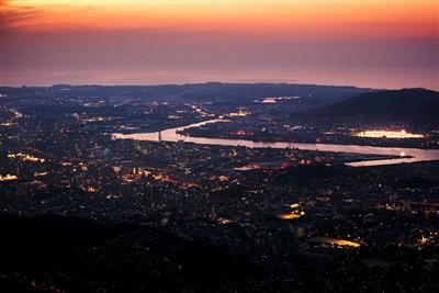 皿倉山 九州随一の展望台で夜景を味わう
