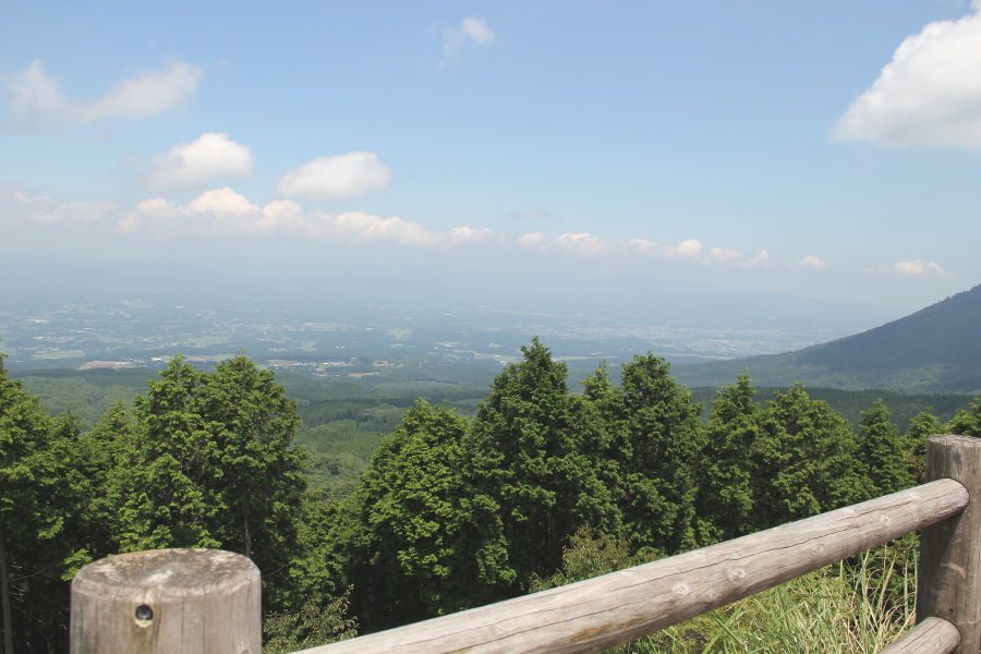 えびの高原北展望台から市外地を眺望