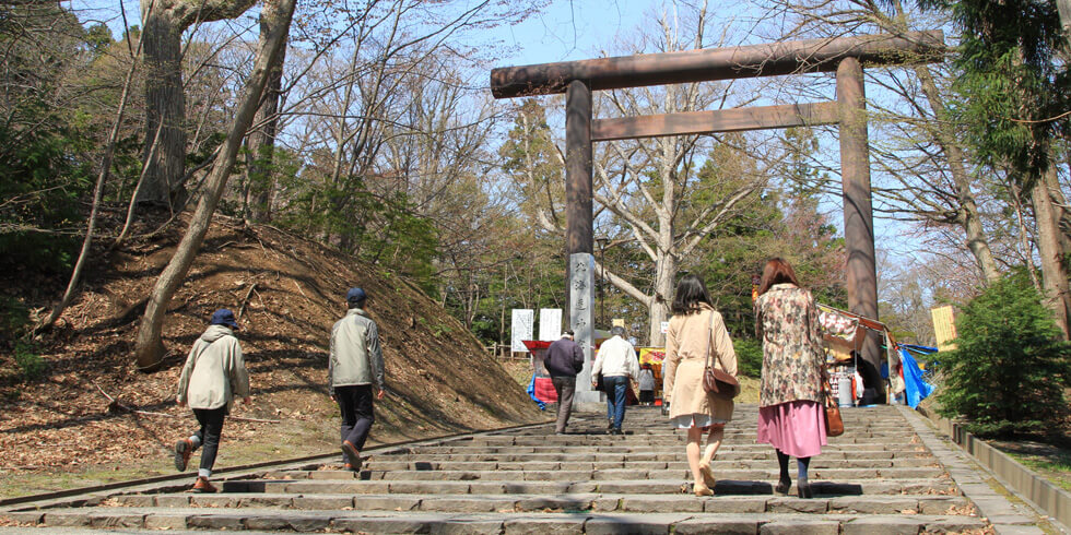 北海道神宮をゆっくりと楽しむなら円山公園口の鳥居からの記事イメージ