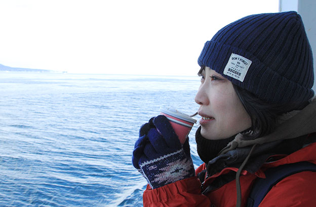 コーヒーを飲む