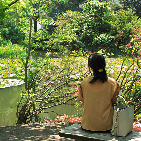 赤れんが前の池