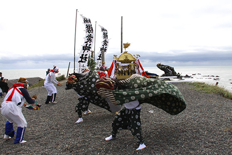 伝統芸能の襟裳神楽