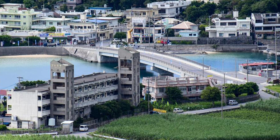 拝所やビーチなど島内散歩がおすすめの記事イメージ