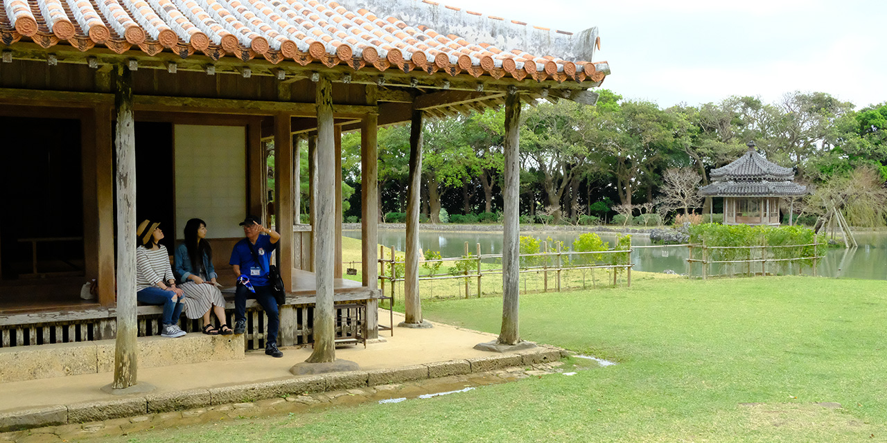 「識名園」世界遺産の庭園を街歩きガイドと楽しく深く散策