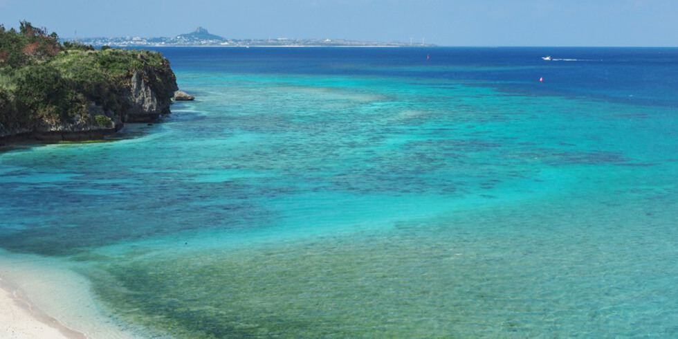 ノスタルジックな島内を散策