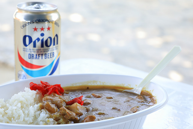 水納ビーチの近くの集落