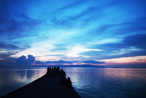 西桟橋は夕日を眺めるおすすめスポット