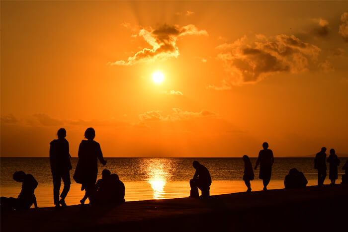 真っ赤に染まる夕日