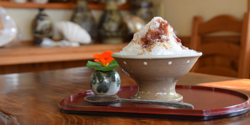 やちむんでもてなす飲食店の記事イメージ