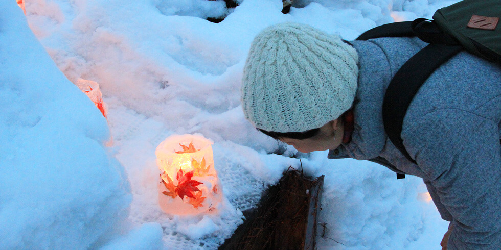 小さなあかりを眺める