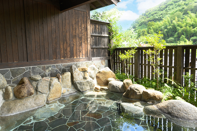 風がささやく離れの宿 山あかり2