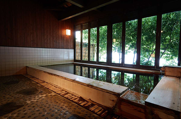 風がささやく離れの宿 山あかり3