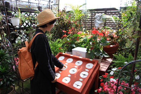 ドライフラワーでリース作り