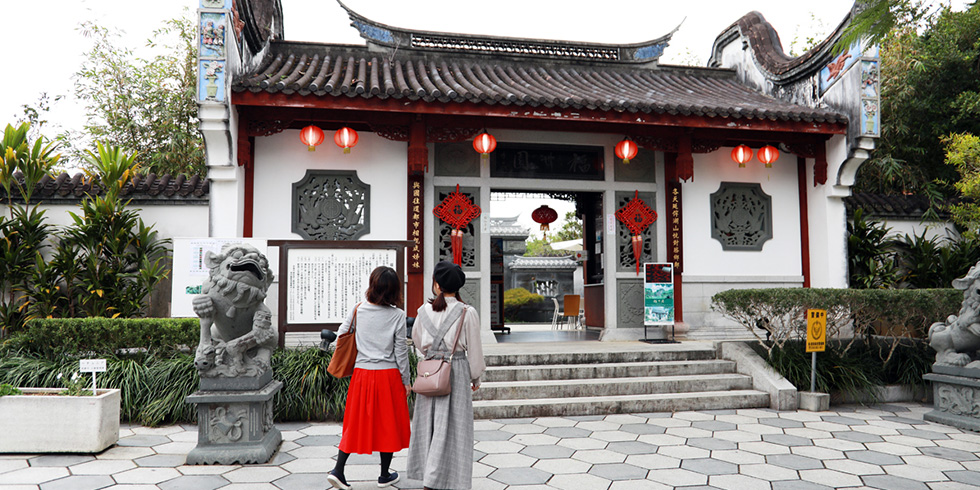 那覇中心部にひっそりと広がる水と緑に満ちた癒やしの空間　福州園