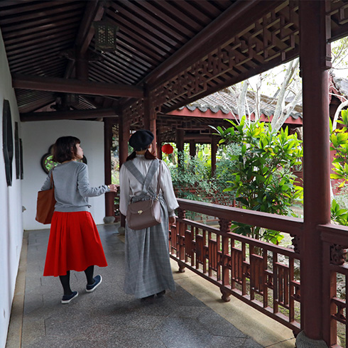 那覇中心部にひっそりと広がる水と緑に満ちた癒やしの空間　福州園