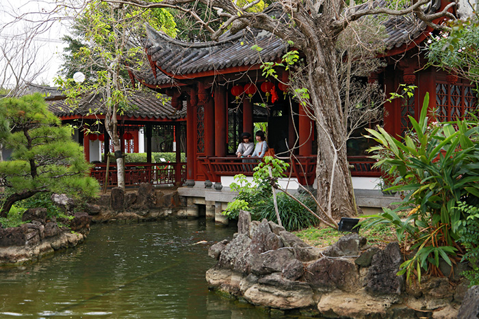 那覇中心部にひっそりと広がる水と緑に満ちた癒やしの空間　福州園