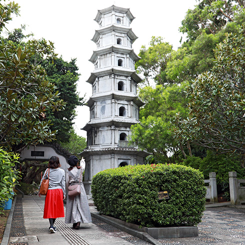 那覇中心部にひっそりと広がる水と緑に満ちた癒やしの空間　福州園