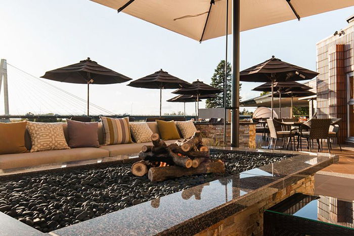 十勝川温泉　第一ホテル　足湯テラス　はるにれ