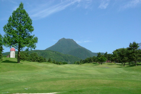 高原内ではゴルフやトレッキングもおすすめ