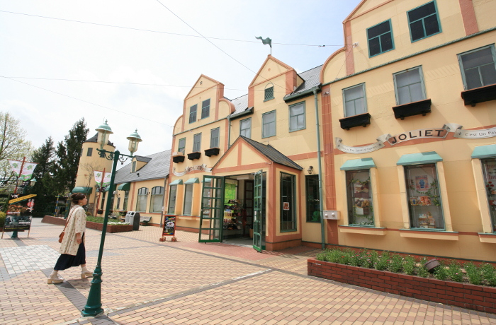 土産物ショップ「ジョリエ」