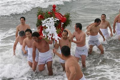 無病息災を祈願する伝統行事「はだか祭り」