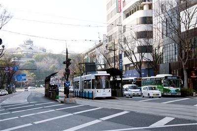 熊本城と市電